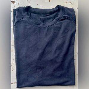 MEN’S LULULEMON TRAINER T SHIRT (set of 2) SIZE LARGE